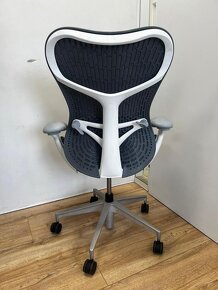 Herman Miller Mirra 2 (Butterfly) - 9