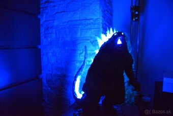 Figurka Godzilla LED podsvietenie - 9