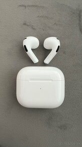 Apple AirPods 3. Generácie Lightning nabíjacie púzdro - 9