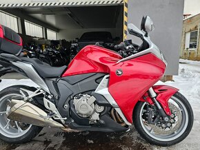 Honda VFR 1200 FD ABS DCT r.v. 2012 - 9