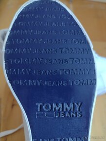 Tommy Jeans - 9