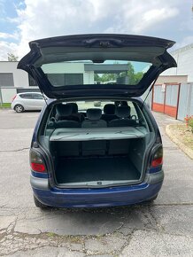 Renault Megane Scenic 1.6 - 9