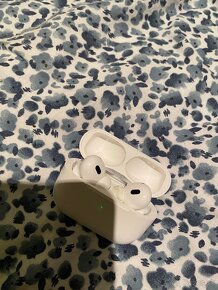 Apple AirPods Pro 2 - 9