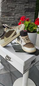 Jordan 1 Low Traviss Scott mocha - 9