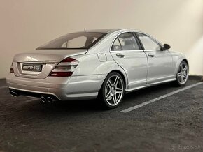 1:18 Mercedes-Benz S63 AMG (W221) - AUTOart Millenium - 9