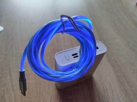 Svietiace káble USB-C a Apple - 9