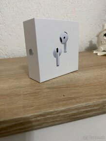 Apple AirPods 4 Active Noise Cancellation - 9