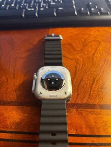 Apple Watch Ultra 2 49 mm - 9