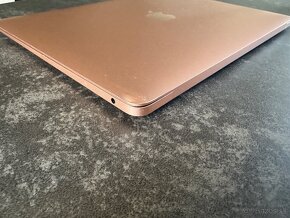 predám Apple MacBook Air 13,3" 128GB rose gold (2019), - 9