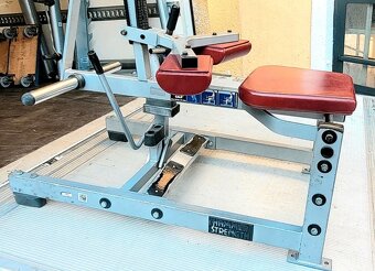 Hammer Strength stroje a MTS - 9