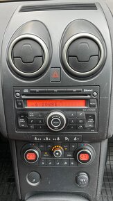 Nissan Qashqai 1.5 Dci 78kw Panoráma - 9