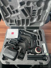 Panasonic LUMIX GH5 + Lumix G Vario 12-60 + zhiyun crane 3 - 9