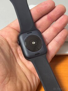 Apple Watch SE 2 44mm LTE MIDNIGHT - rok záruka - 9