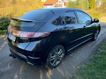 Honda Civic 1.8 VTEC GT 103 kW 6MT - 9