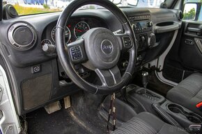 Jeep Wrangler Sahara - 9