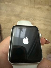 Predám 2x Iphone SE 2020 a Applewatch 3 - 9