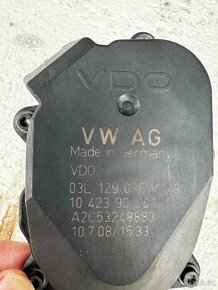 Vstrekovače Audi WV  03L130277 - 9