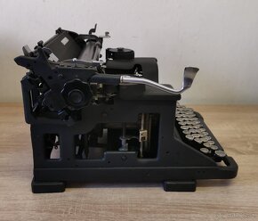 Militária písací stroj OLIVETTI M40 KRIEGSMASCHINE - 9