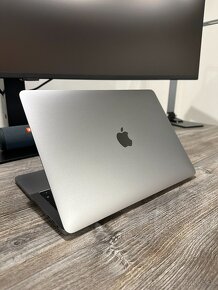 Macbook Pro 13" 2018 TouchBar Space Gray - 9