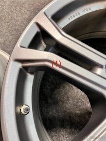 5x114,3 R17 originál alu disky Lexus + senzory - 9