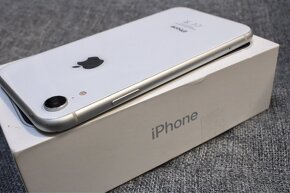 iPhone Xr 64GB (plne funkčný) - 9