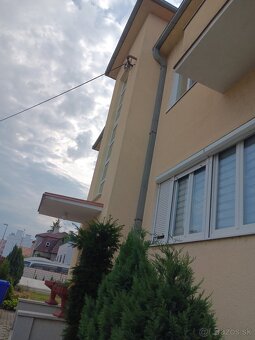 PREDAJ-3-5 iz.byt  125m2 v RD+ pozemok+balkon-centrum mesta - 9