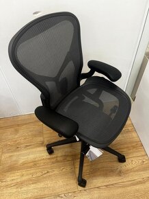 Herman Miller Aeron Remastered New - 9