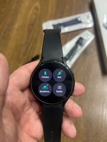 Samsung galaxy Watch 5.   44mm - 9