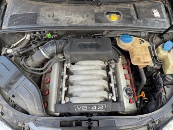 AUDI S4 B7 4.2 V8 - 9