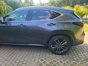 Predám Lexus NX 450h+ 4×4 LUXURY TOP - 9