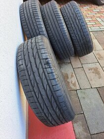 Bridgestone 215/65r17 - 9