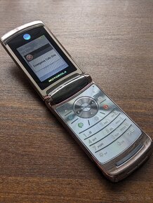 Motorola RAZR2 V9 - 9