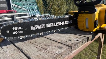 DeWalt FlexVolt píla DCM575N - 9