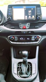 Hyundai i30 CW Kombi 1.6 CRDi Family DTC - 9