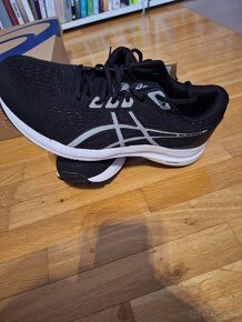 Asics čiernobiele botasky veľ. 28/ 43 - 9