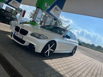 Predám BMW f10 - 9