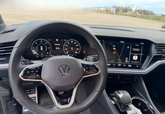 Volkswagen Touareg R-Line-3.0 TDI 4Motion - 9