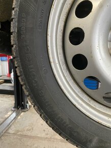 Predám pneu a plechové disky 225/55 R17 - 9