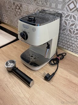 Delonghi kávovar - 9