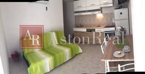 Priestranný apartmánový dom, 216m2, 3 apartmány, ostrov Vir, - 9