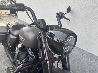 Harley Davidson Road king špeciál - 9