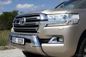 Toyota Land Cruiser 200 GXR - 9