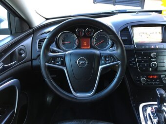 OPEL INSIGNIA 2.0 i TURBO BENZÍN AUTOMAT 220PS - 9