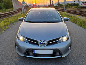 Toyota Auris 1.8 I VVT-I Hybrid Executive - 9