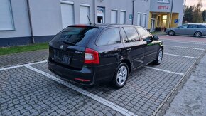 SKODA OCTAVIA KOMBI 2.0TDI CR DSG ELEGANCE - 9