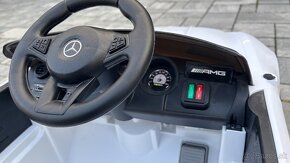 Elektrické autíčko Mercedes AMG - 9