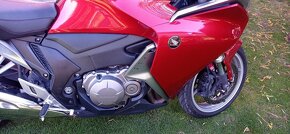 Honda VFR 1200f - 9