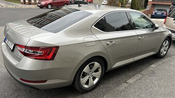 Škoda Superb 2.0 TDI Ambition - 9