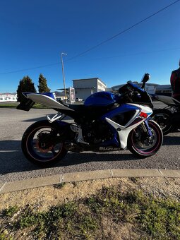 Suzuki GSX-R 600 K7 - 9