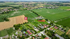 Na predaj stavebný pozemok o rozlohe 2 158 m² v obci Holice - 9